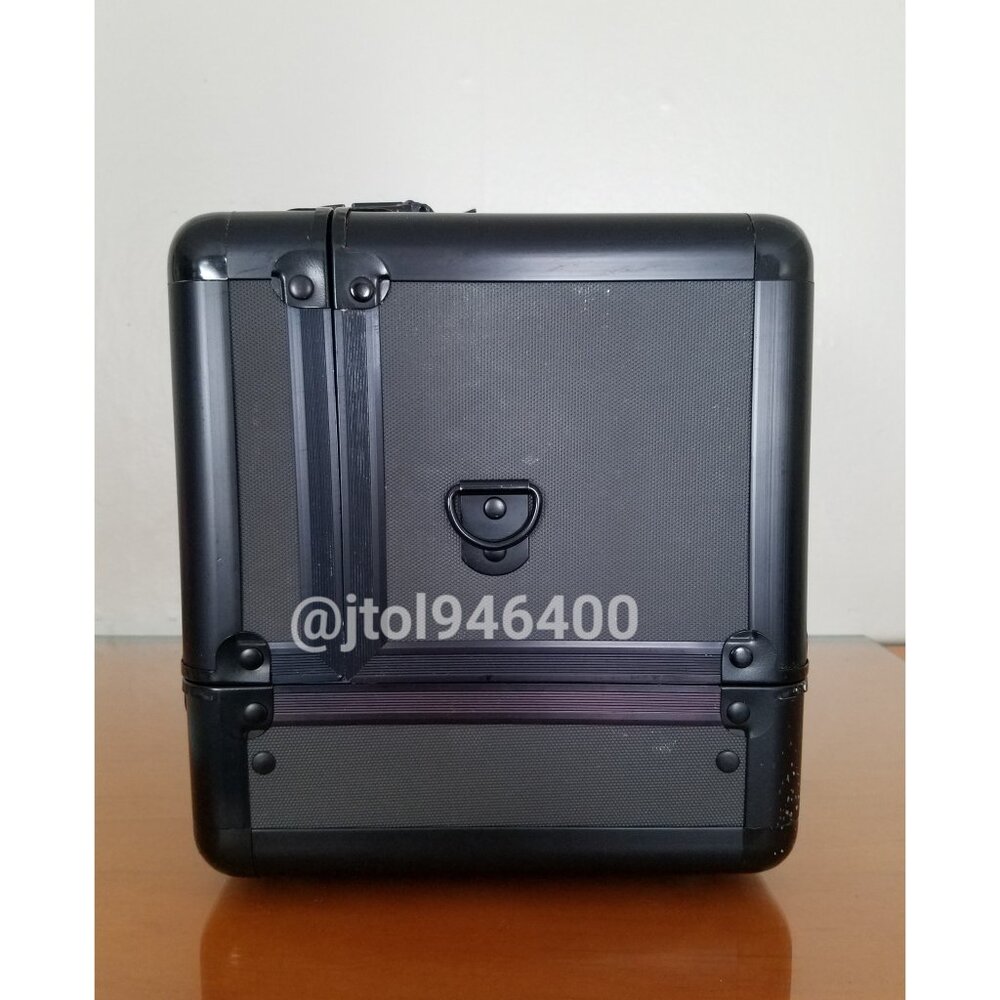 Mac Cosmetics Train Case - Picture 4 of 16